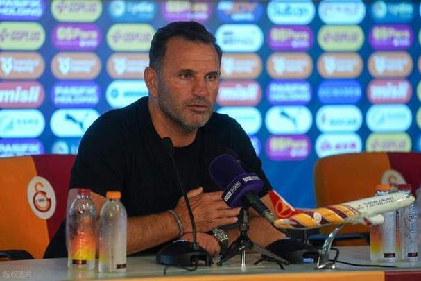 加拉塔萨雷主帅布鲁克：可能是最差的裁判执法了这场比赛
