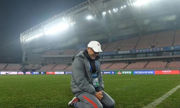 前中超球员邱忠辉：送外卖不丢人，凭劳动挣钱最光荣