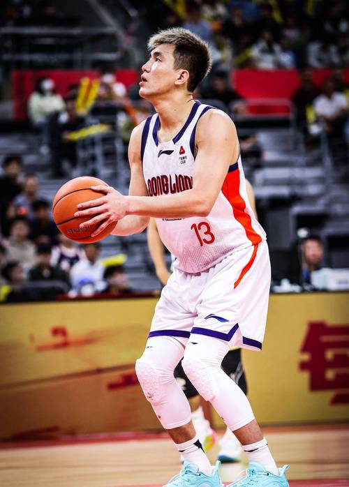 郭艾伦无缘战旧主！辽宁拒广州26分逆转6连胜 赵继伟23+6三分