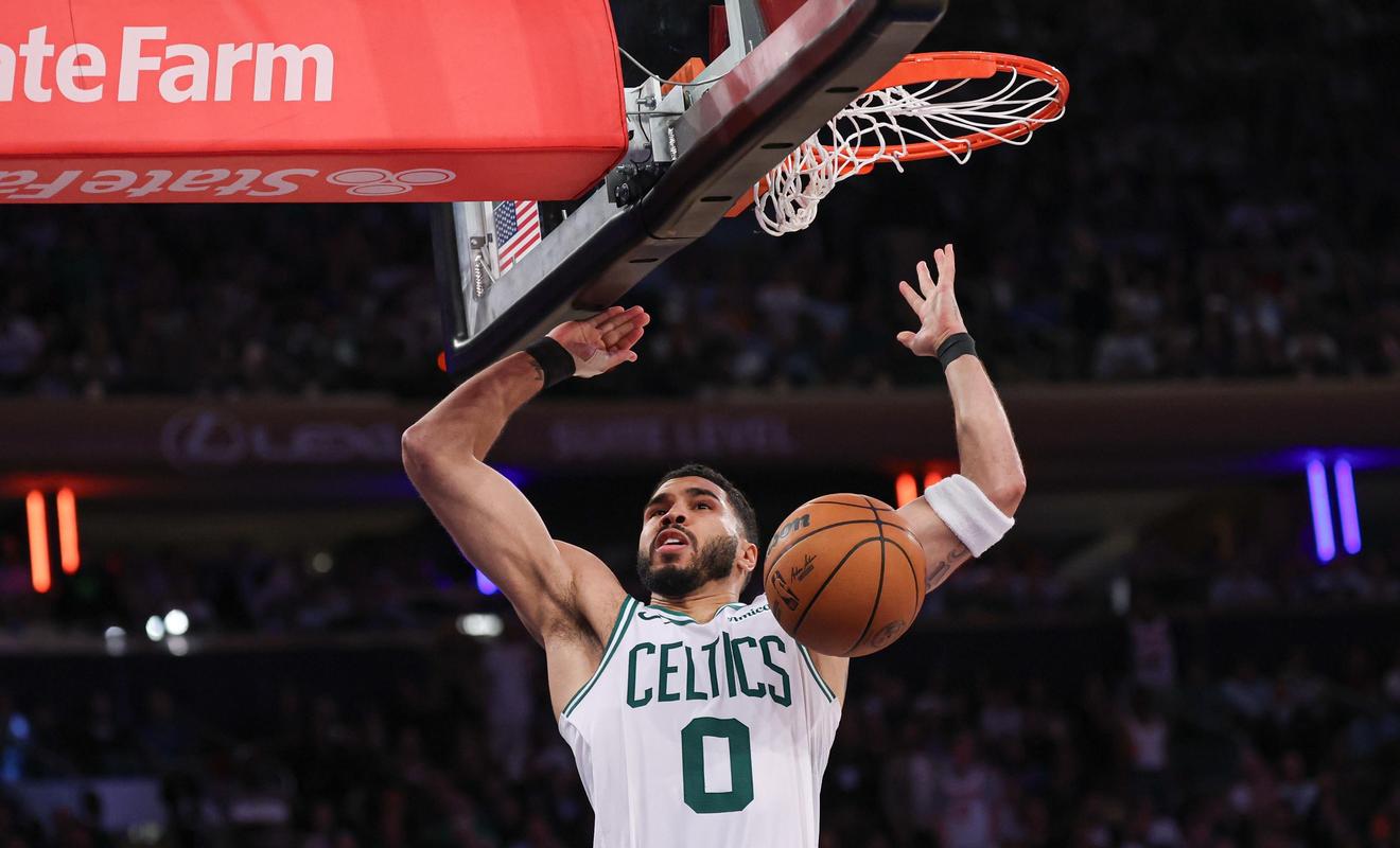 塔图姆：我的比赛感觉越来越好，见到好兄弟波神感到非常开心