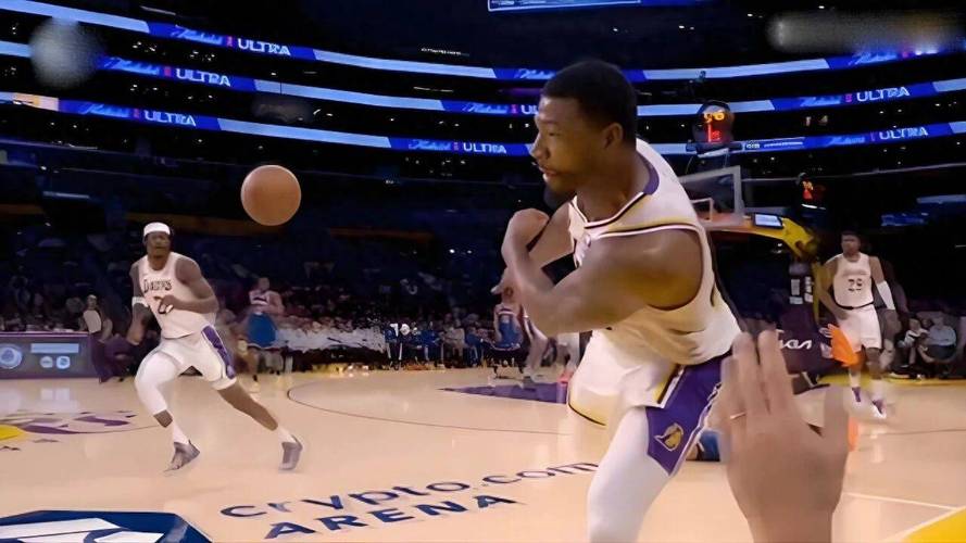 湖人签他赚麻了！拉拉维亚揭秘斯马特“涟漪效应”