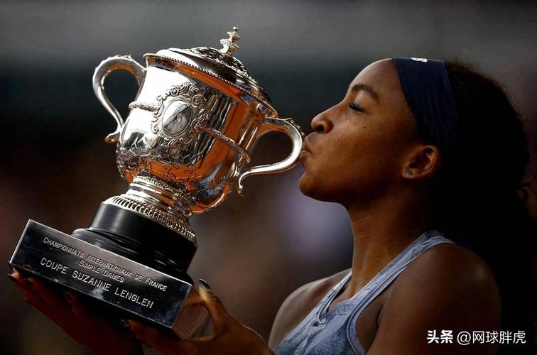 高芙支持萨巴伦卡抨击迪拜总监致事件升级，迈阿密不体面比赛诞生