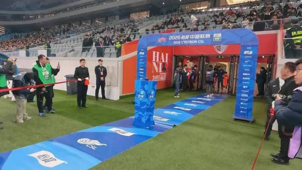 郑龙亲笔信：我只是褪去球员战袍，换种方式守护心底的热爱