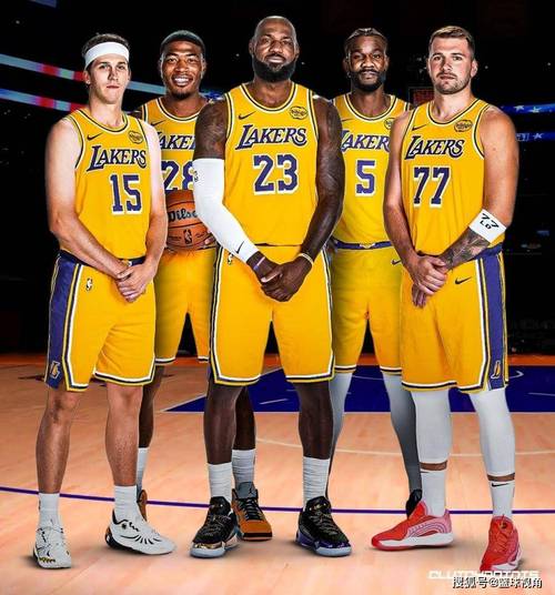 湖人再胜火箭！双方4首发对飙，八村垒关键球连进，火箭2将狂铁！