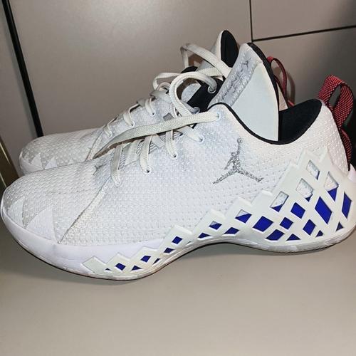 飞人乔丹是什么牌子（飞人乔丹是什么牌子的鞋）