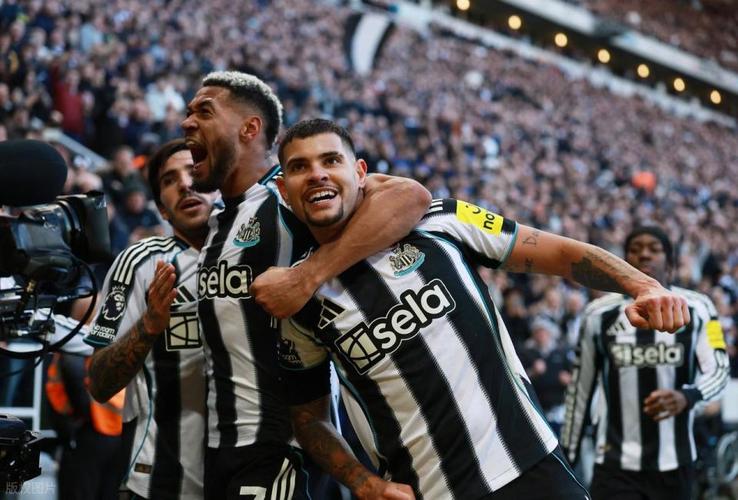 跟队记者：托纳利今夏有可能离队；吉马良斯没和曼联谈判