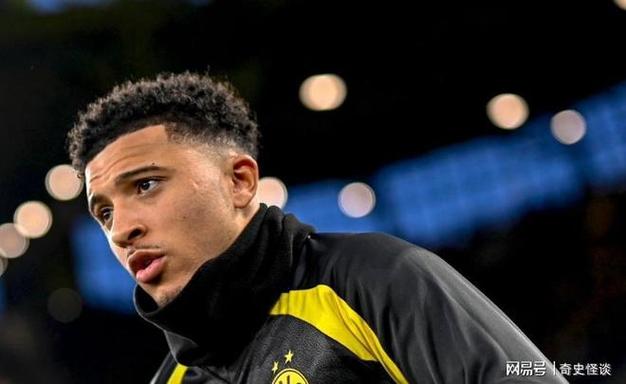 TA：多特渴望永久签回桑乔，球员也愿意降薪以促成交易