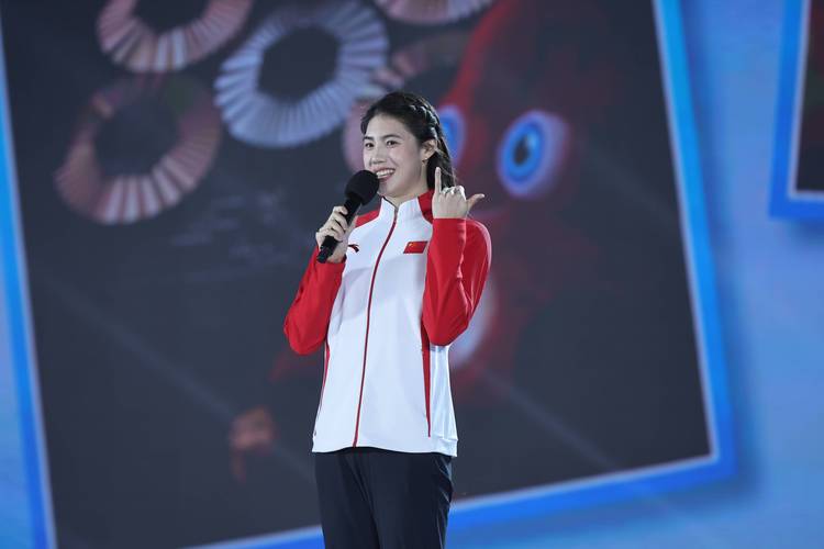 中国游泳公开赛开战，奥运冠军潘展乐、张雨霏亮相