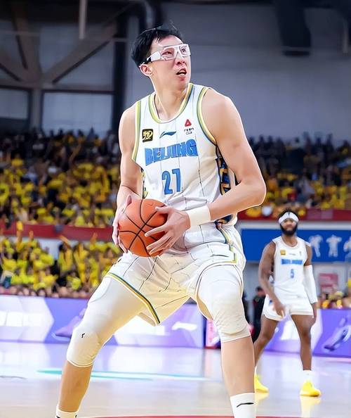 北京3主力引失望！杰曼打不了关键球，周琦赵睿犯错，另3配角纯送