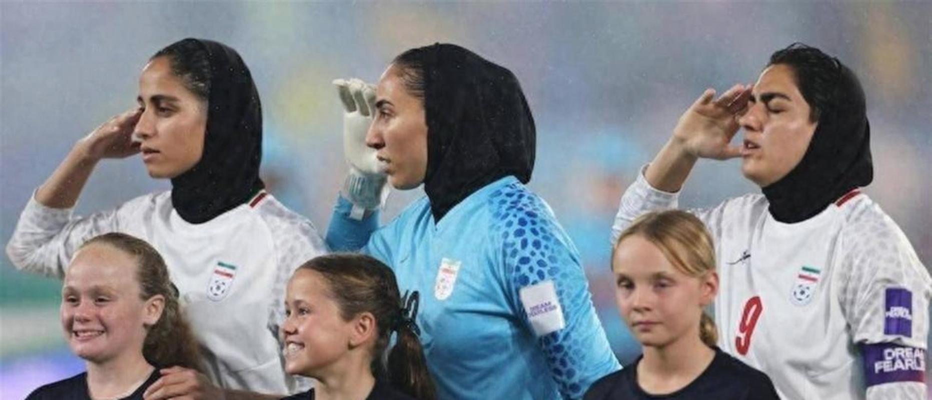 拒唱国歌？伊朗女足回应：现场音乐声太小 澳洲拿3万美元诱惑球员
