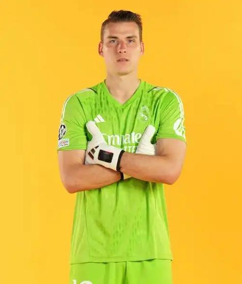 官宣！皇马门神受伤将休战6周 缺席8场 无缘欧冠两战拜仁