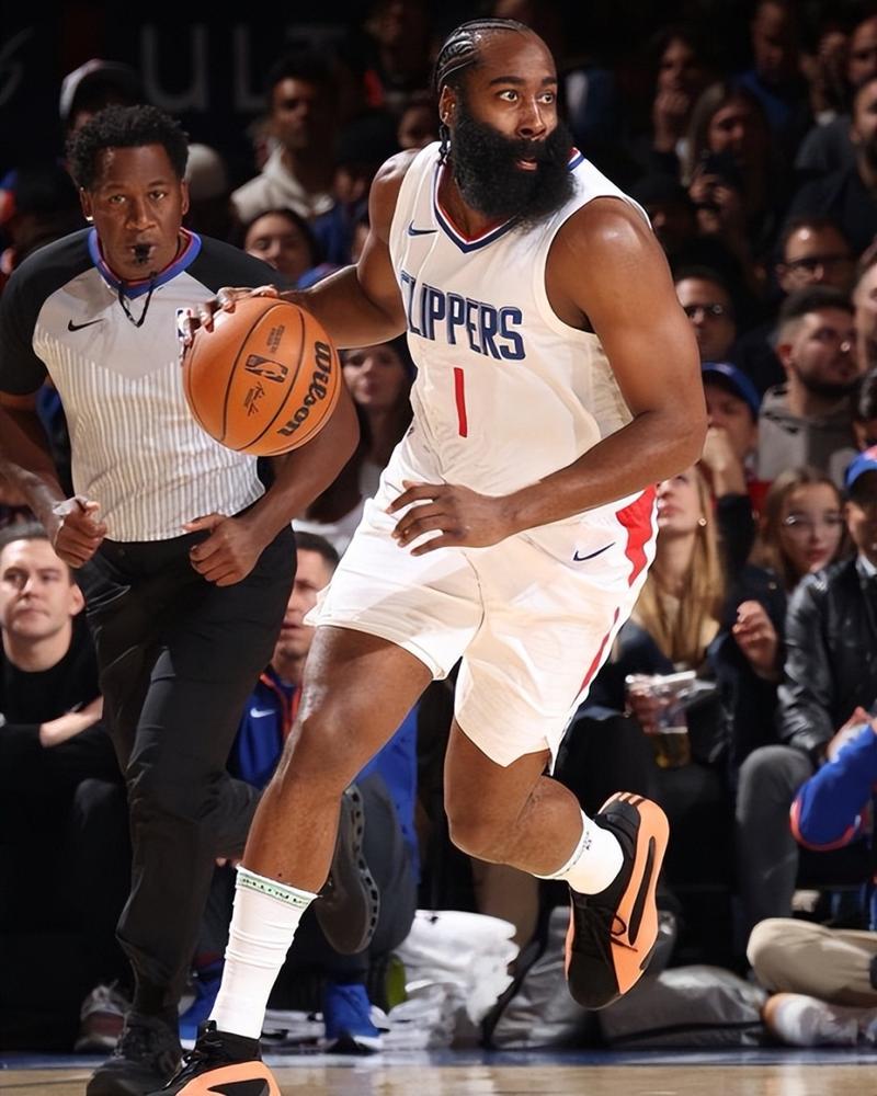 21.8秒抛投制胜！哈登19+5引6人上双拒逆转：出战17胜6负专业托底