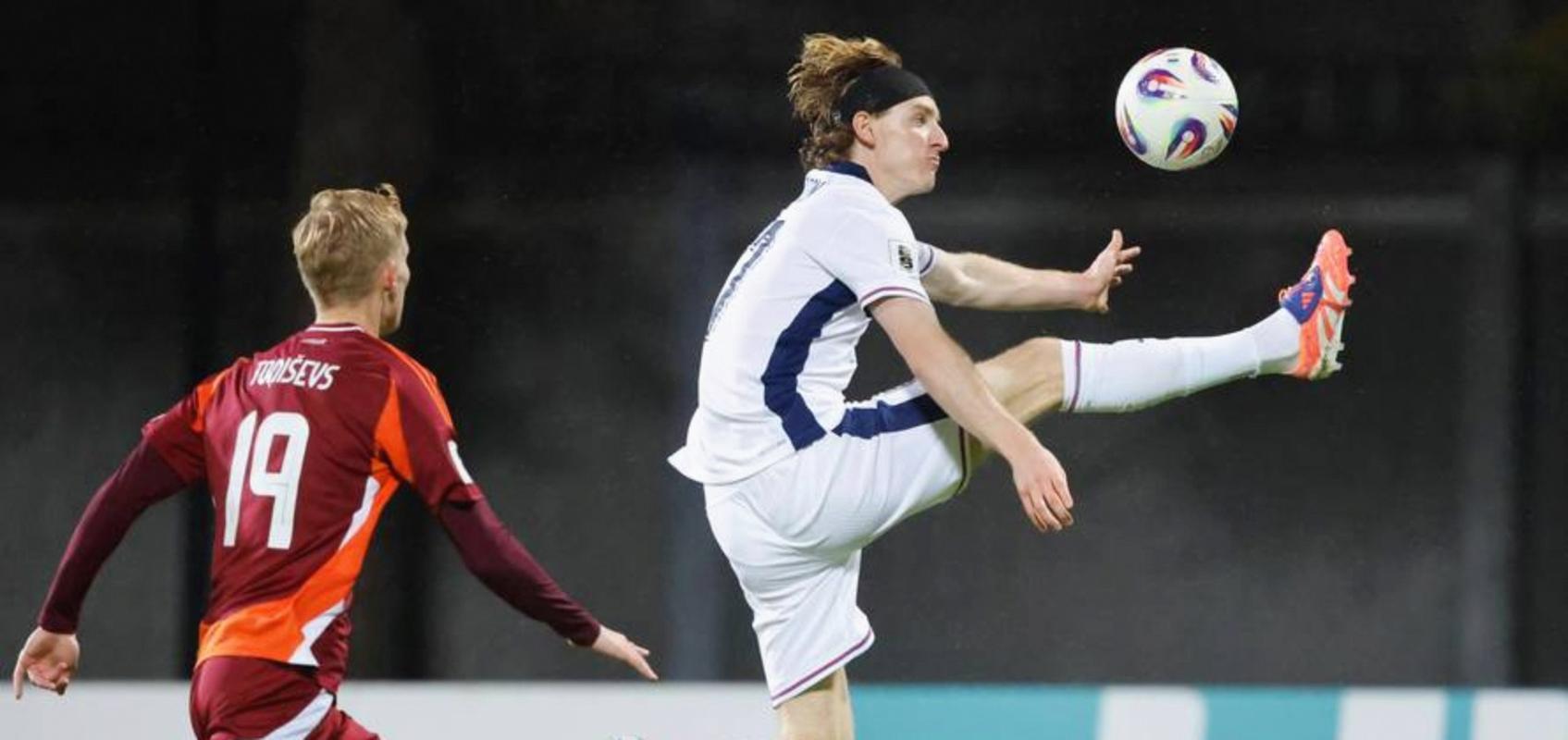 卡斯利盛赞刘易斯-斯凯利和恩瓦内里的“化学反应”——英格兰U21大胜后