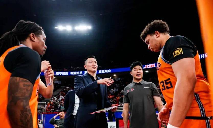 备战天津！刘铮偰李永炜复出，卢伟回应与洛夫顿冲突，亲承深度好