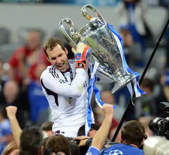 切赫:足球的美在于球员的多样性,不能用手柄控制梅罗、小白