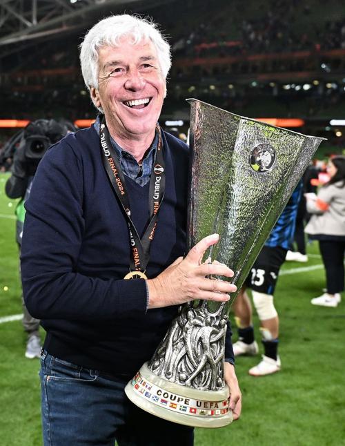 加斯佩里尼力挺佩莱格里尼