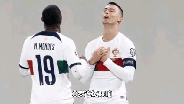 足坛一夜动态：U16女足进决赛 C罗复出双响 中国14岁新星加盟巴萨