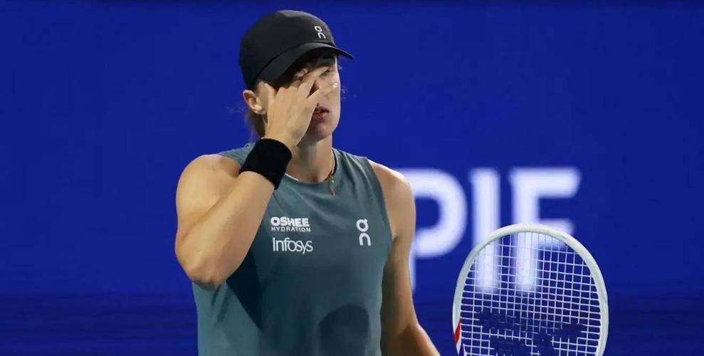 纳达尔亲自指导斯瓦泰克训练！并把团队功勋成员推荐给斯瓦泰克