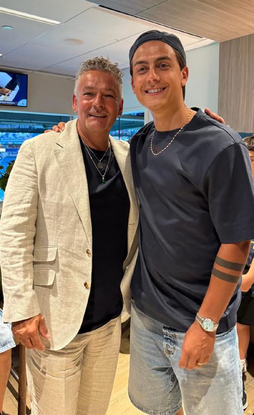 巴黎人报专栏：吉鲁、博格巴、曼丹达…托万向朋友们敞开心扉