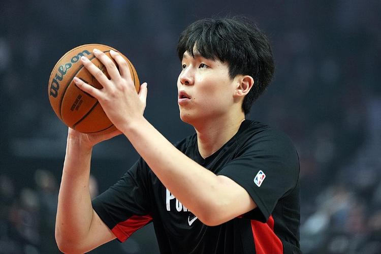 杨瀚森发展联盟赛季总结：给自己打60分 回应终于学会“骗”别人