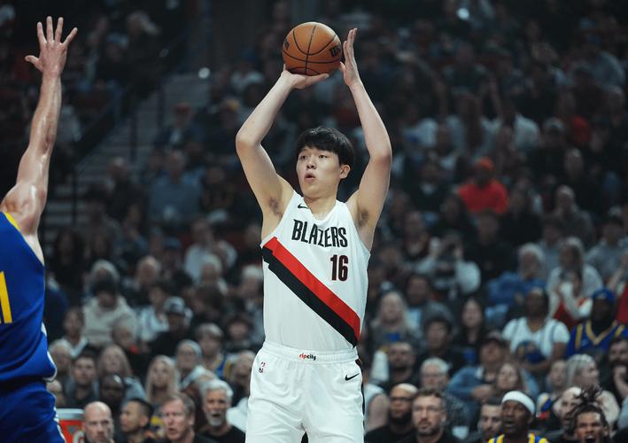 召回杨瀚森欲守西部第八 开拓者即将展开最后冲刺