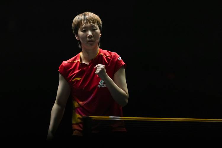 1-2落后连赢3局！王曼昱5连胜申裕斌单拳指天：马琳怒吼青筋暴露