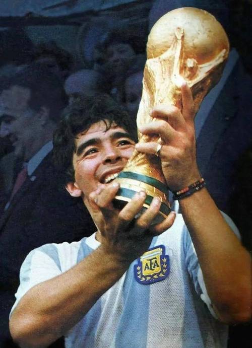 莫德里奇在马拉多纳的圣殿：关于他过去的一个揭秘