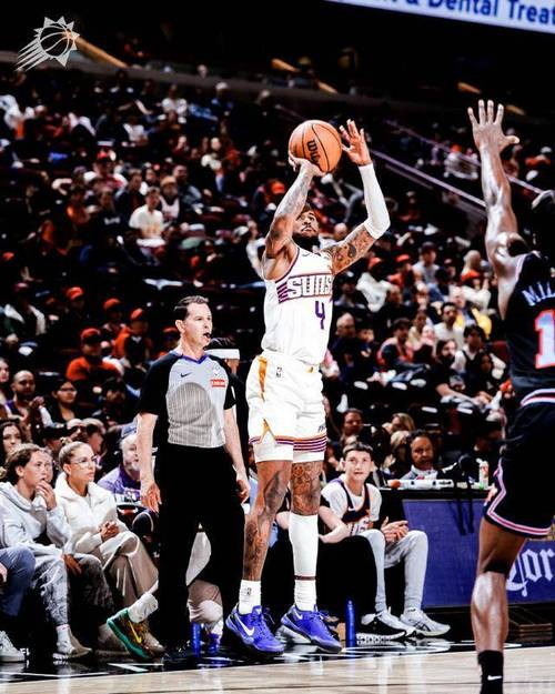 布克30分太阳送公牛7连败 格林25分河村勇辉3分首节命中三分