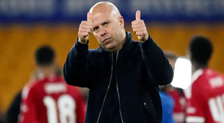 TA：芬威本就不重视国内杯赛，但若继续崩盘斯洛特的帅位堪忧