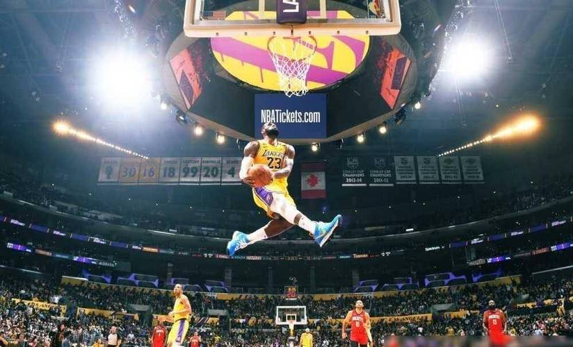 逆生长，詹姆斯本赛季扣篮数达93次超过新秀赛季