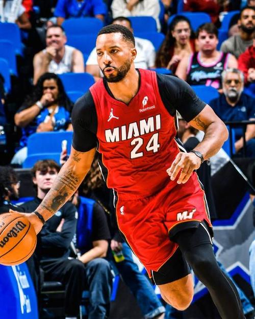 魔术大胜东部第一活塞获3连胜:班凯罗31+5贝恩25分 杜伦18+8