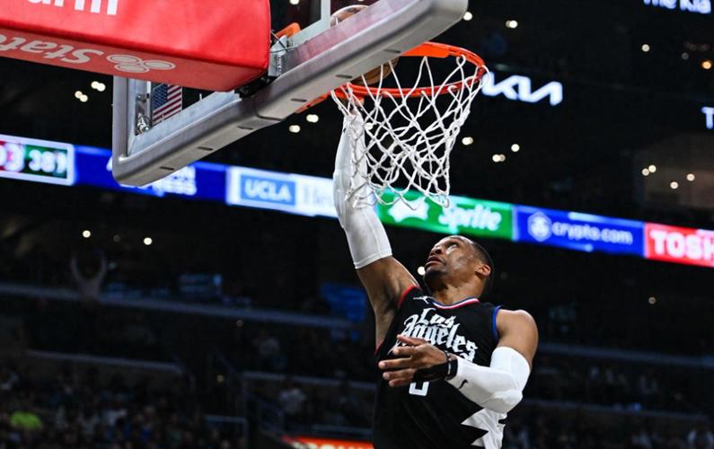 骑士142-126击败灰熊 球员评价：5人优秀，5人及格