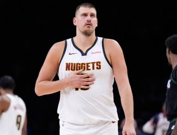 约基奇谈逆转：起初防守不够好，当强度上来后他们就开始打铁