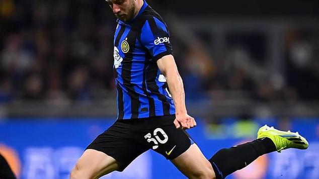 意媒：若巴斯托尼谈判失败，德科希望迅速敲定博人后卫卢库米