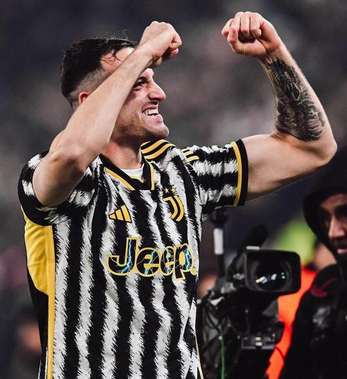 虎父无犬子，米体：马尔基西奥儿子达维德已随尤文一线队训练