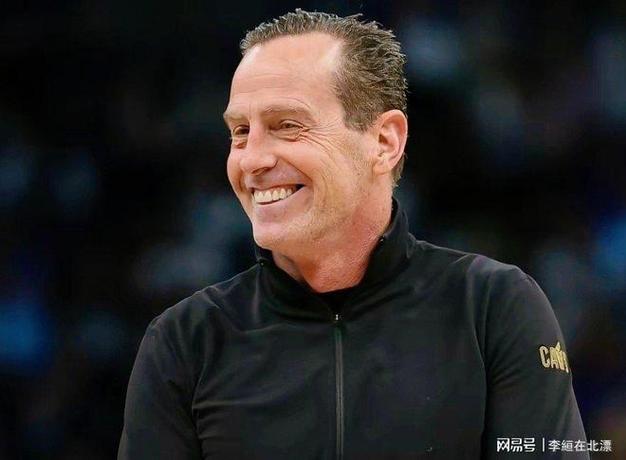 胜老鹰发布会！阿特金森日常赞双核谈阿伦伤势，米切尔提夺冠话题