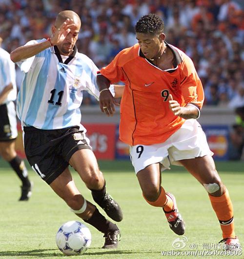 杨笑天：卡佩罗曾下放特谢拉，还说对小贝、大罗也这么干过