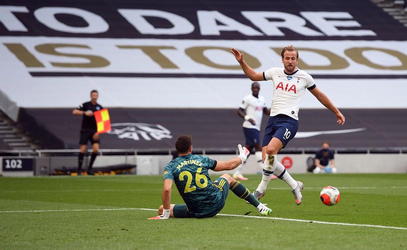 紫百合视角：佛罗伦萨主帅谈关键球员缺阵及客战塞尔赫斯特公园