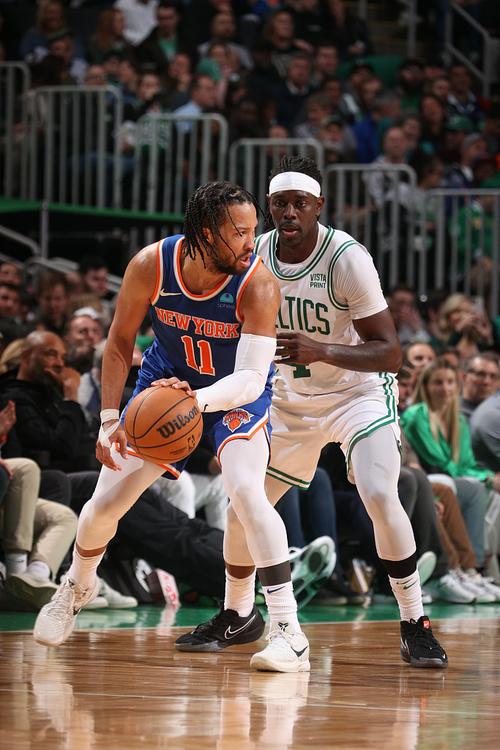 时隔332天重返伤心地!塔图姆7进球6失误未破心魔:布伦森安慰