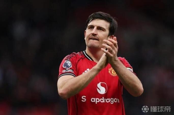 马奎尔自曝逆袭续约秘诀！敦促曼联夏窗再花2亿买人，下赛季争冠