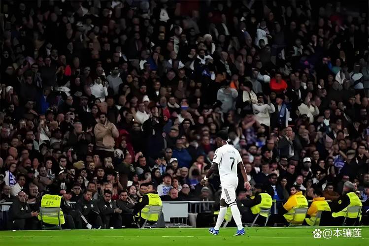姆巴佩2次倒地未获点！伯纳乌球迷狂嘘+高喊腐败，皇马官方：丑闻
