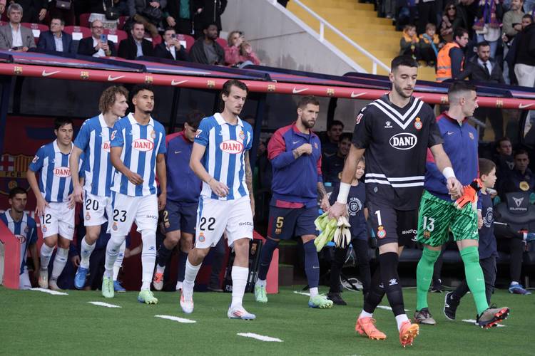 世体：对阵西班牙人弗里克将大幅轮换，加维有望重返首发