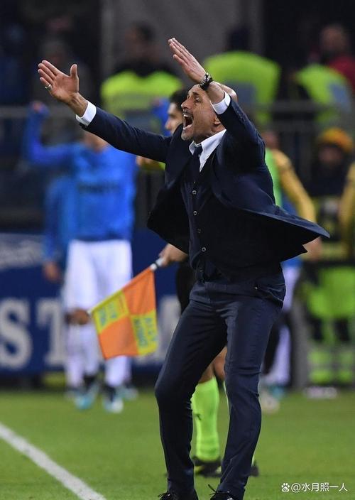 “夜间枪击与镜上文字”:尤文,斯帕莱蒂走向“超越终点”